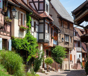 Les 5 villages à visiter en France au printemps
