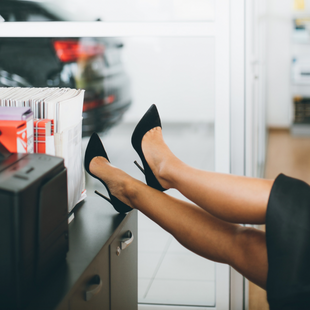7 façons de soulager ses jambes lourdes au travail