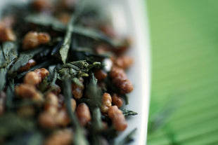 Le genmaicha : un savoureux thé japonais au riz soufflé