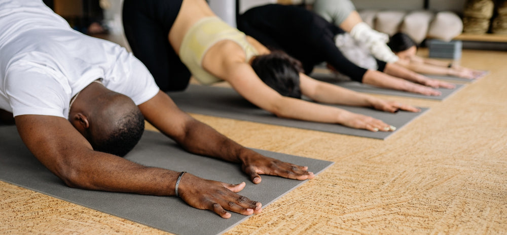 Cinq postures de yoga pour soulager son dos - L'Équipe